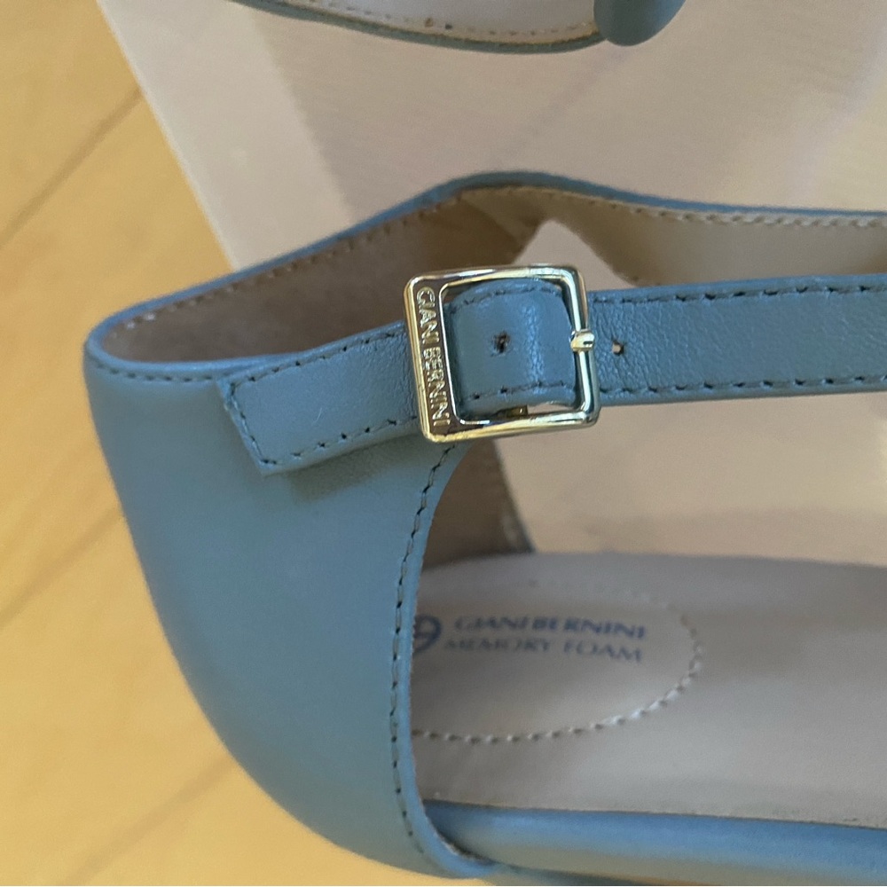 Giani Bernini Leather Light Blue T-Strap Heels - Picture 10 of 10